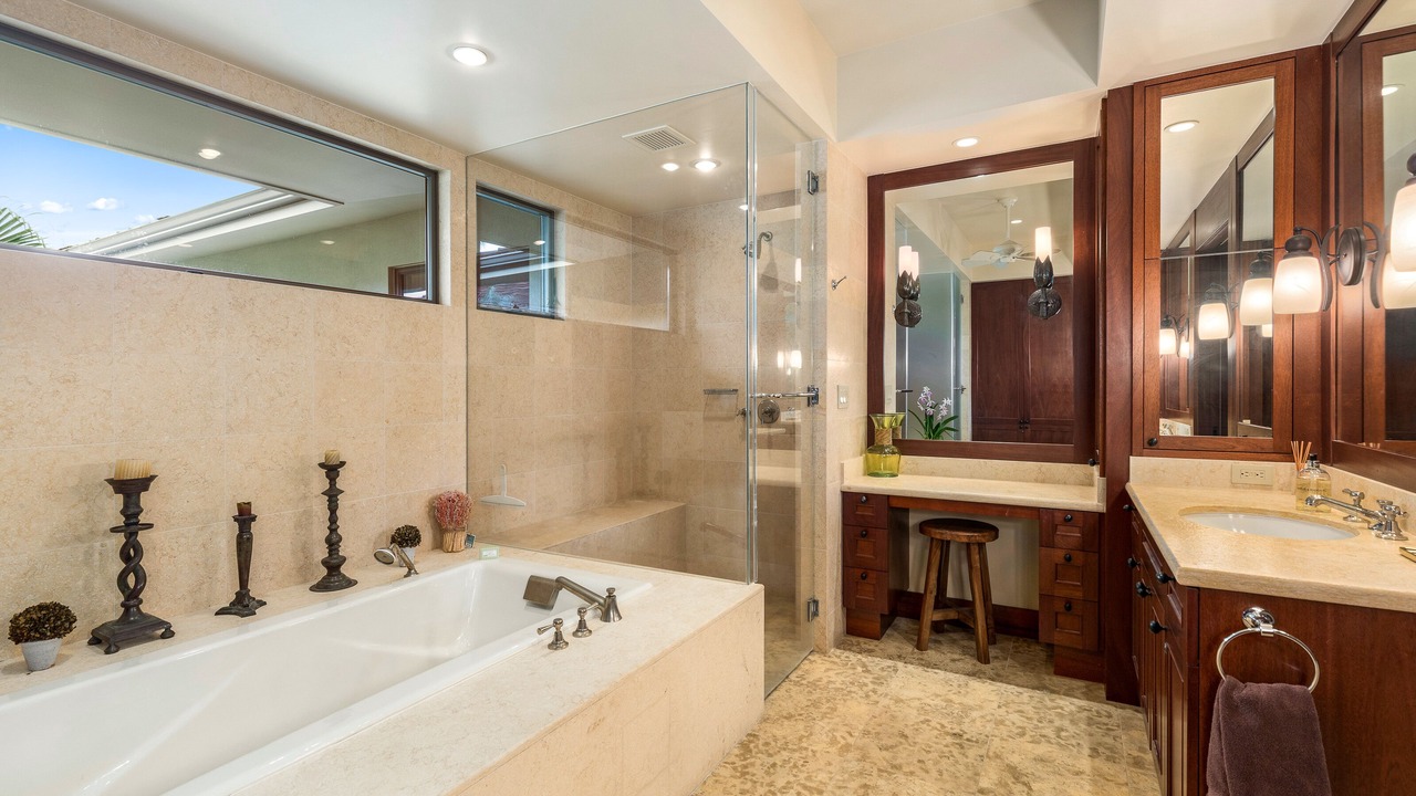 Photo of Bathroom in Kaupulehu