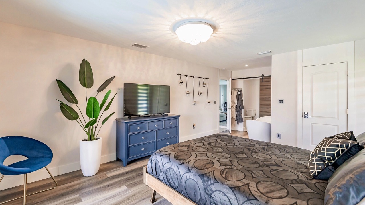 Photo of Bedroom in Edgewater