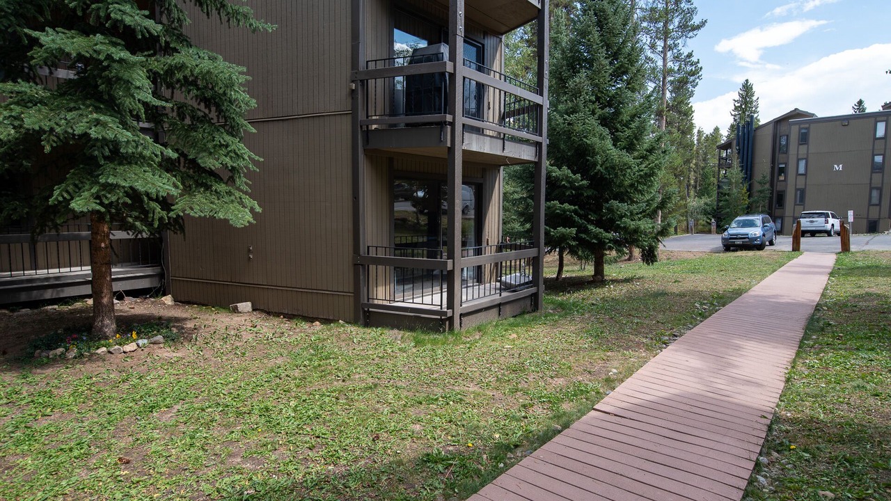 Photo of Outdoor in Peak 8