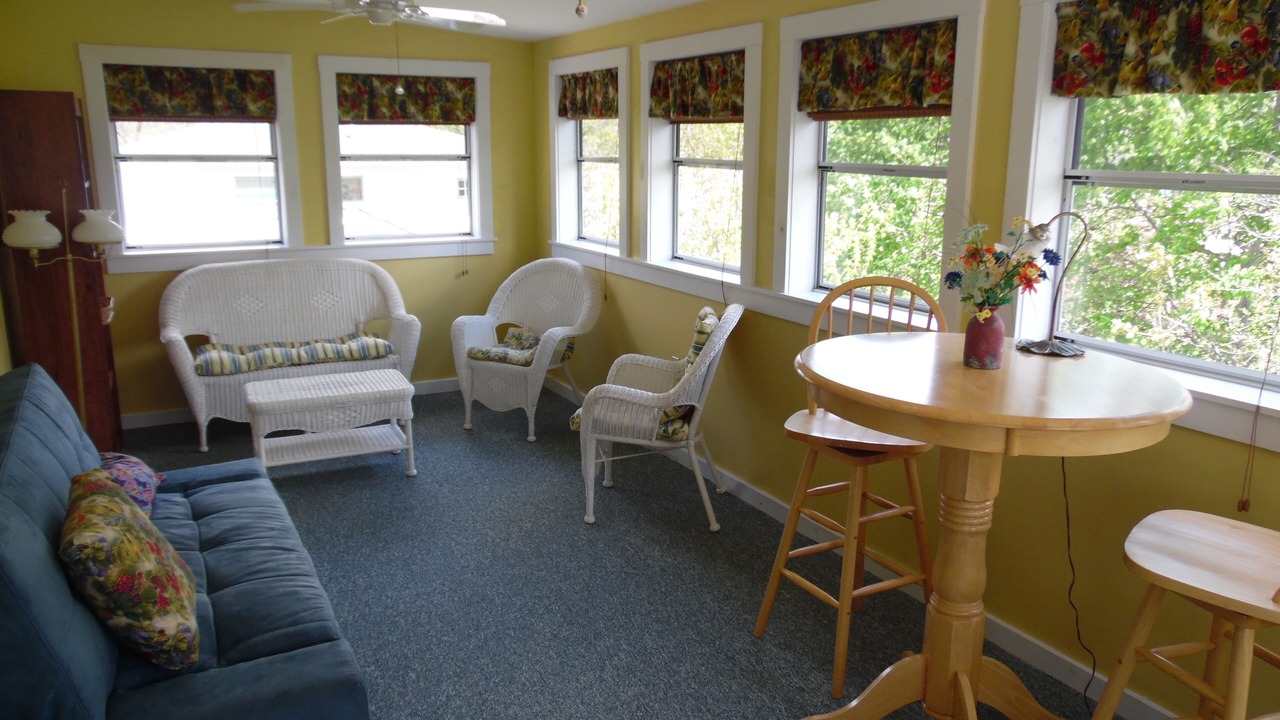 Photo of Livingroom in Town of Reading