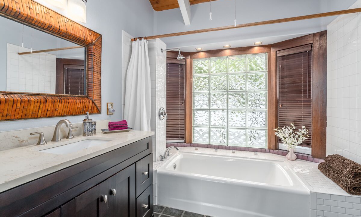Photo of Bathroom in Kapoho