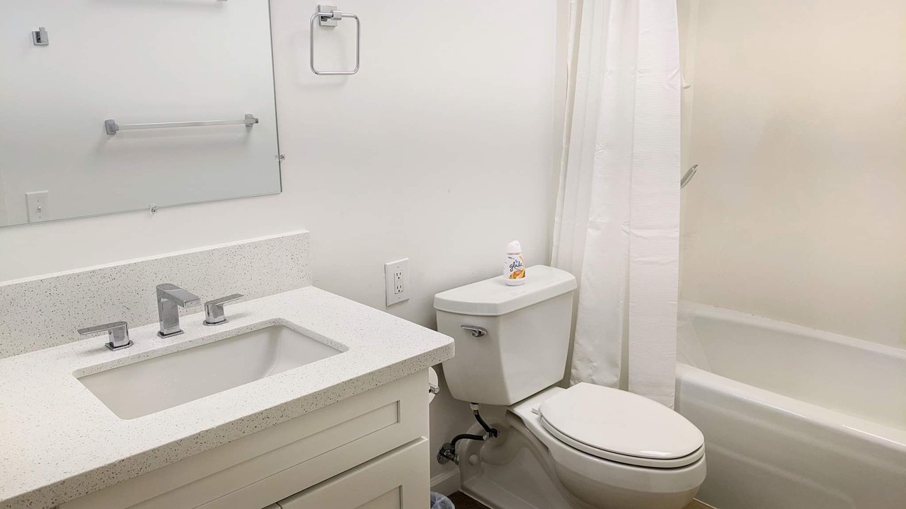 Photo of Bathroom in Makiki