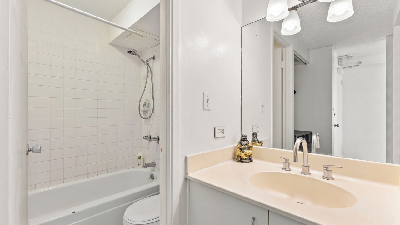 Photo of Bathroom in Waikiki