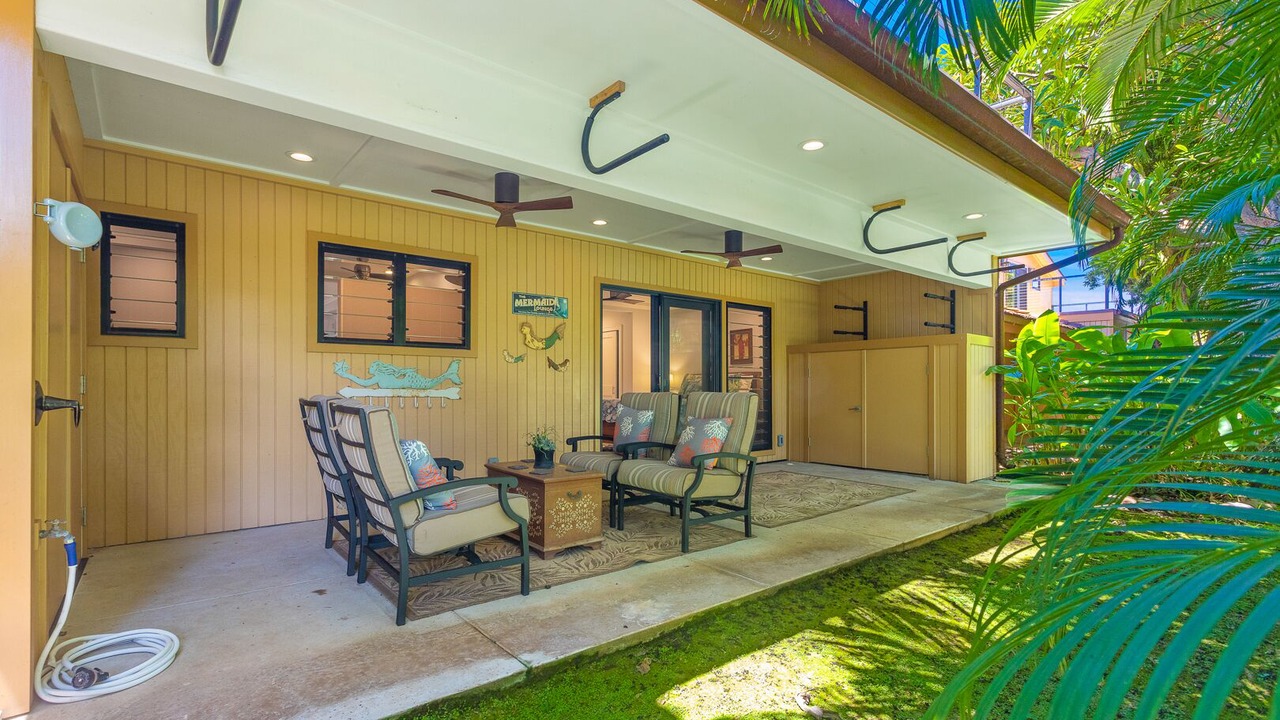 Photo of Patio Balcony in Downtown Lahaina