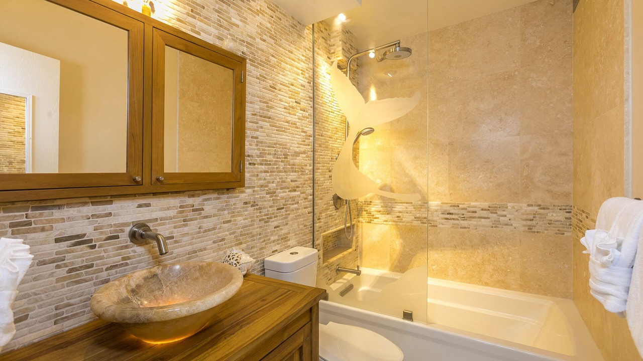 Photo of Bathroom in Maalaea