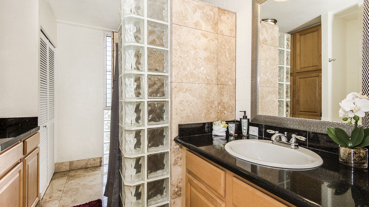 Photo of Bathroom in Waikiki