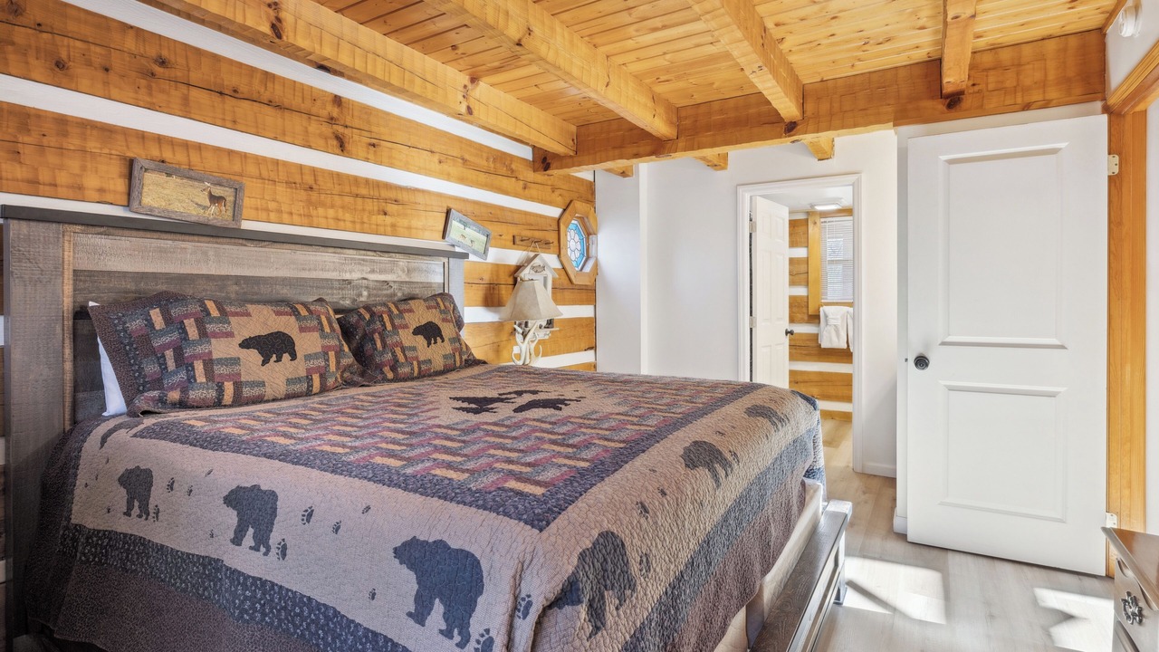 Photo of Bedroom in Gatlinburg