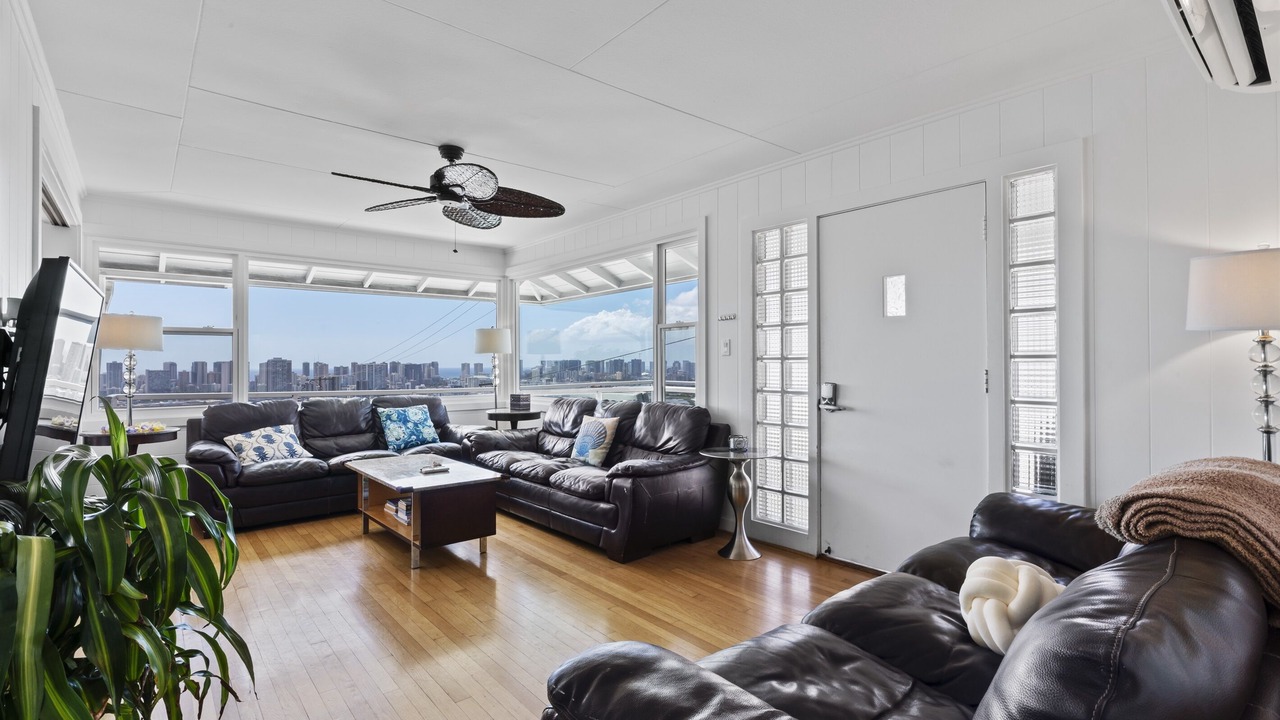 Photo of Livingroom in St Louis Heights