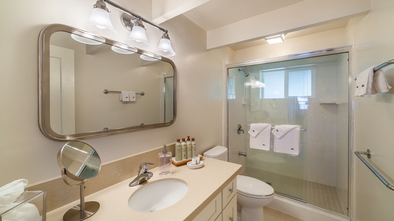Photo of Bathroom in Eastern Honolulu