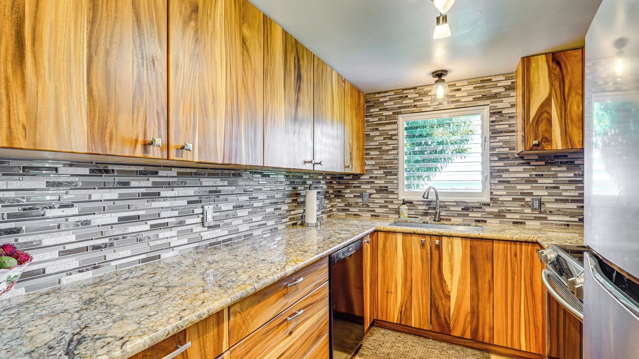 Photo of Kitchen in Kahaluu Bay