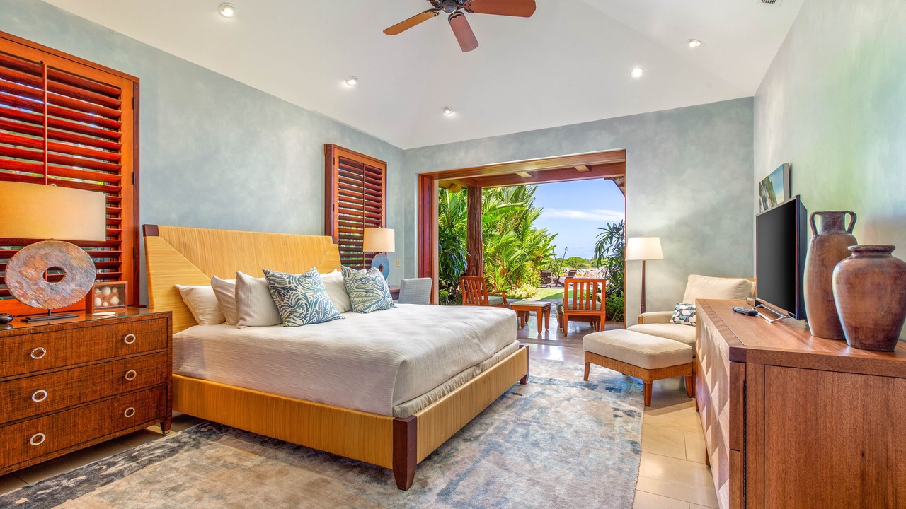 Photo of Bedroom in Kaupulehu
