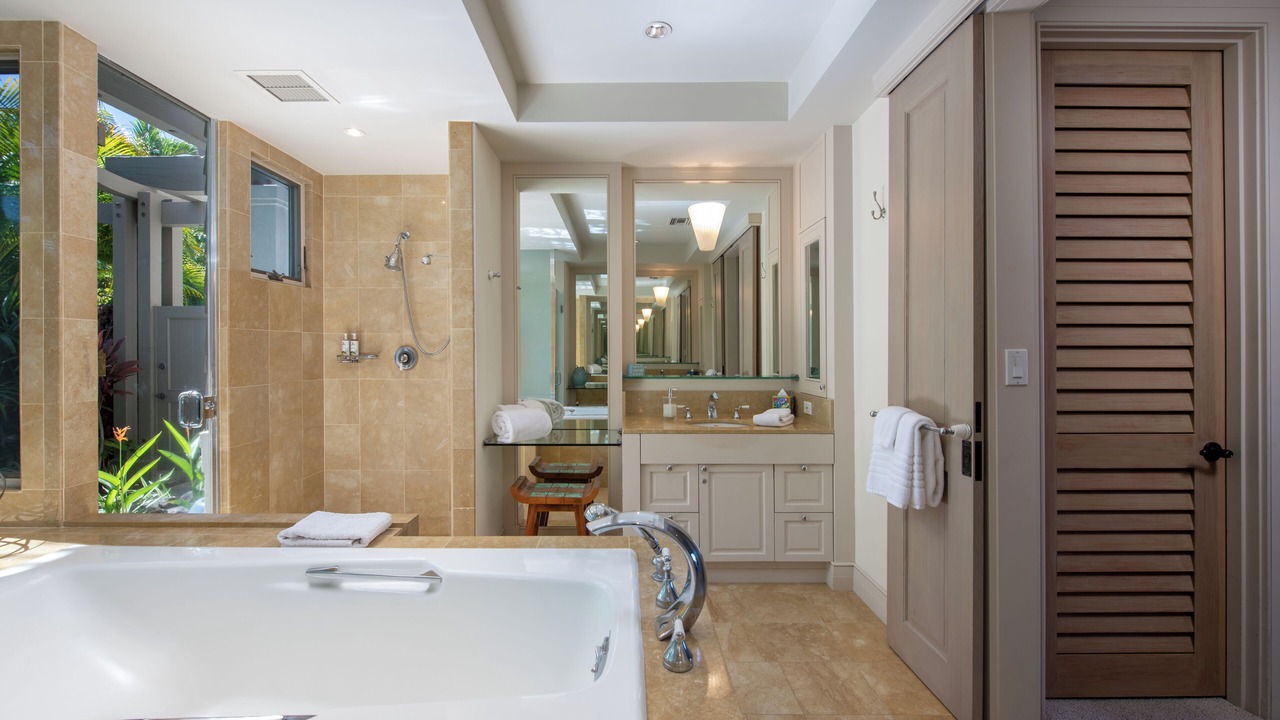 Photo of Bathroom in Kaupulehu