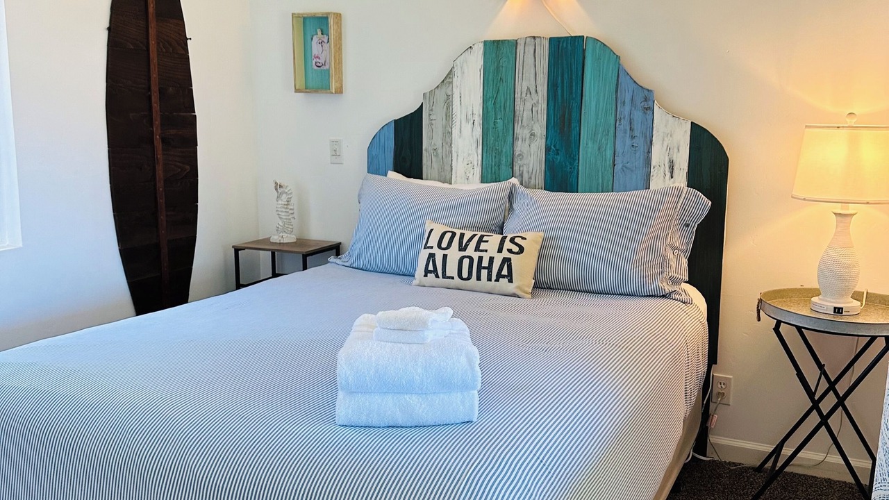 Photo of Bedroom in Haiku