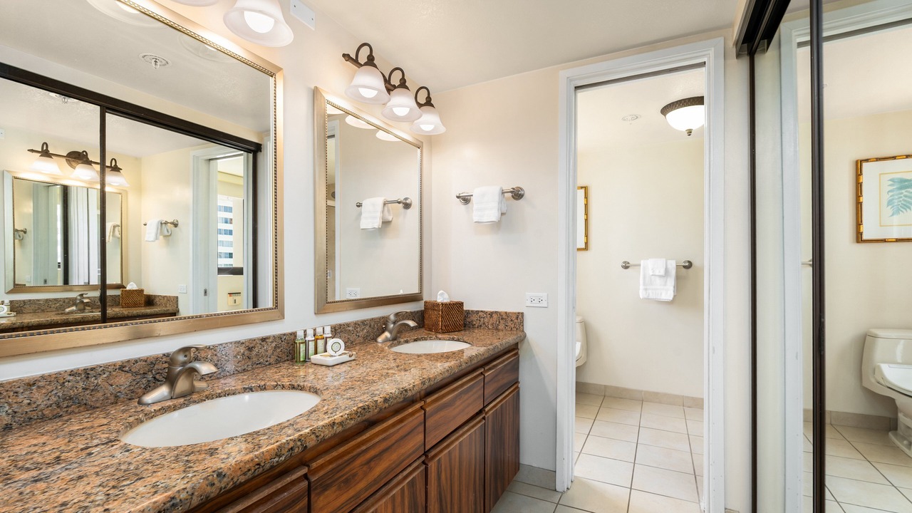 Photo of Bathroom in Waikiki