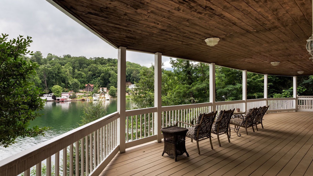 Photo of Patio Balcony in Lake Lure