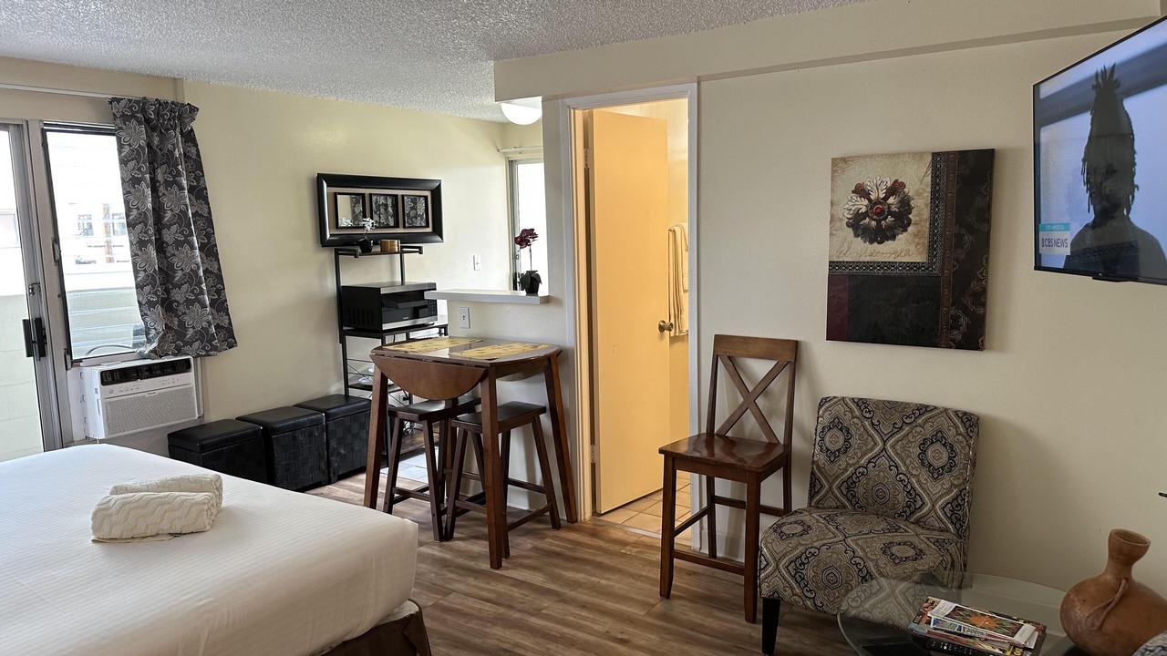 Photo of Bedroom in Waikiki