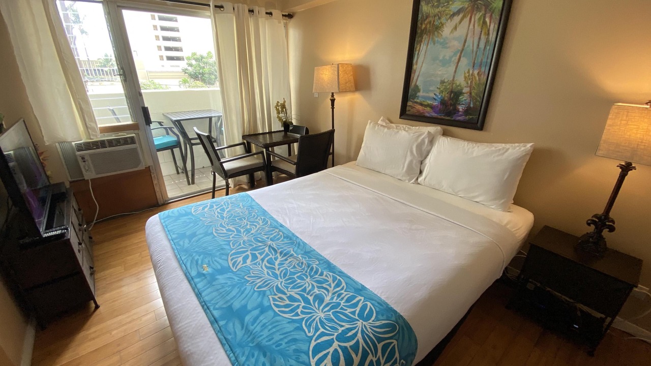 Photo of Bedroom in Waikiki
