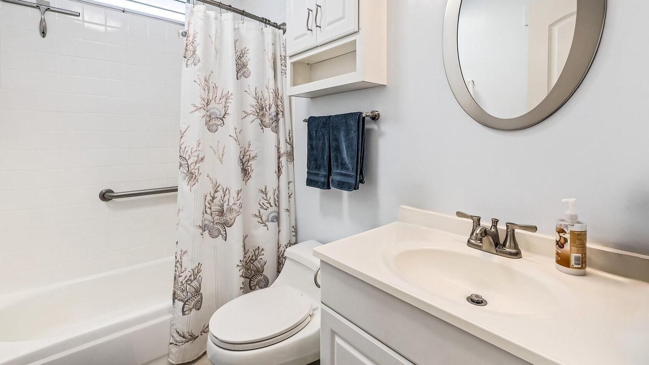 Photo of Bathroom in Waikiki