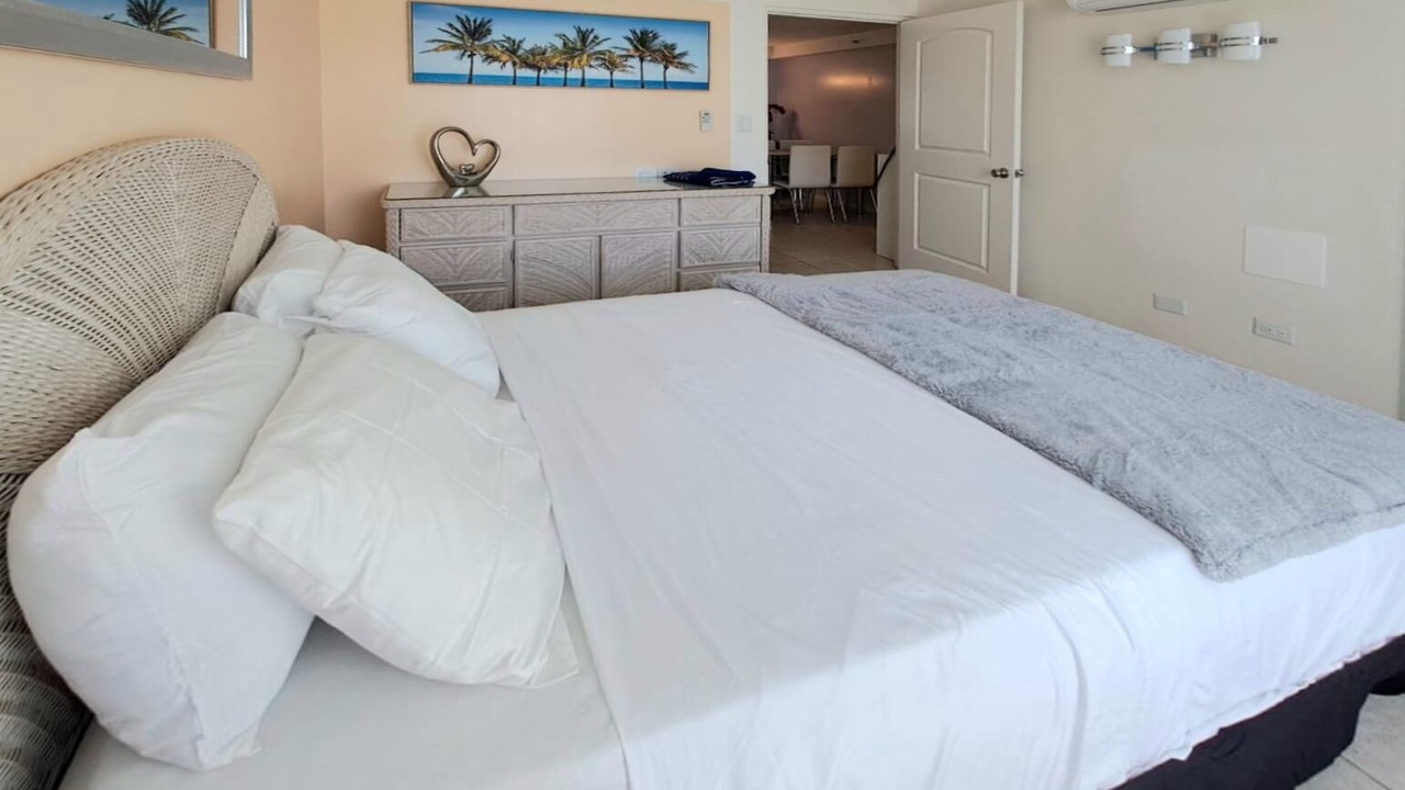Photo of Bedroom in Waikiki