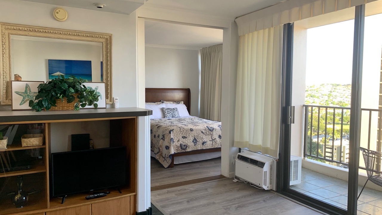 Photo of Bedroom in Waikiki