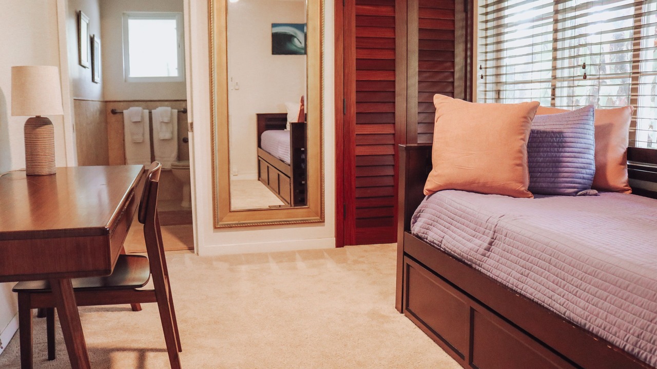 Photo of Bedroom in Portlock