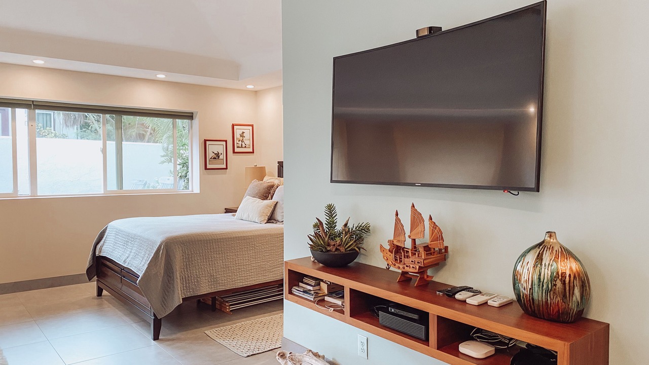 Photo of Bedroom in Portlock