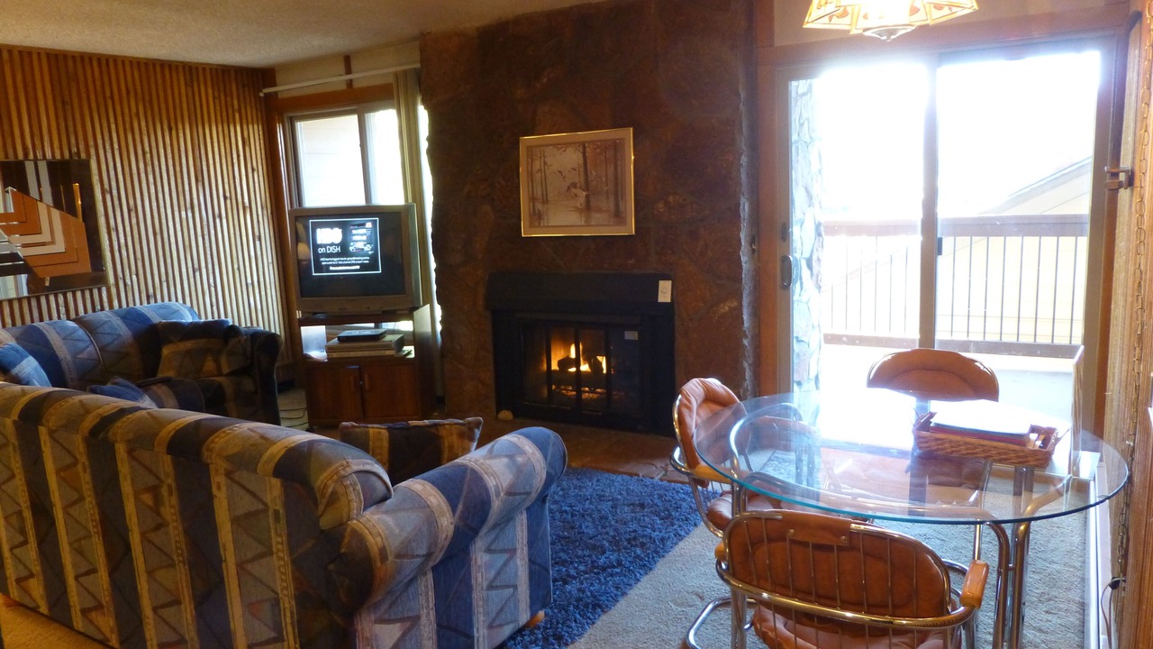 Photo of Livingroom in Peak 8