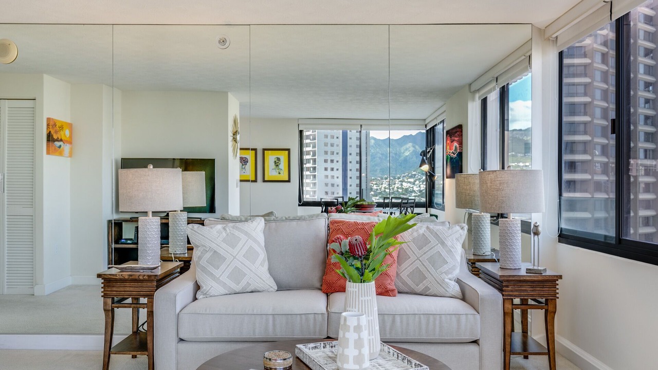 Photo of Livingroom in Waikiki