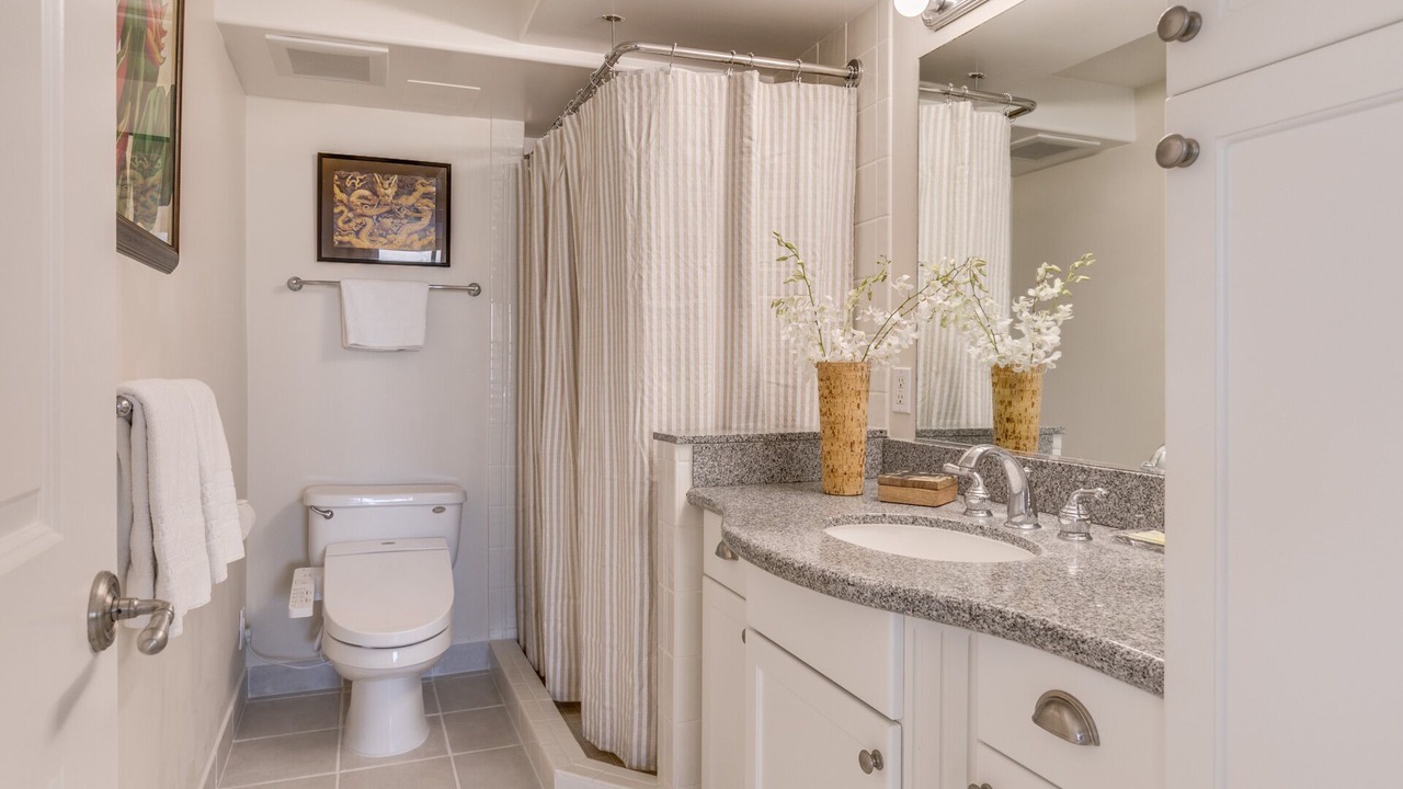 Photo of Bathroom in Waikiki