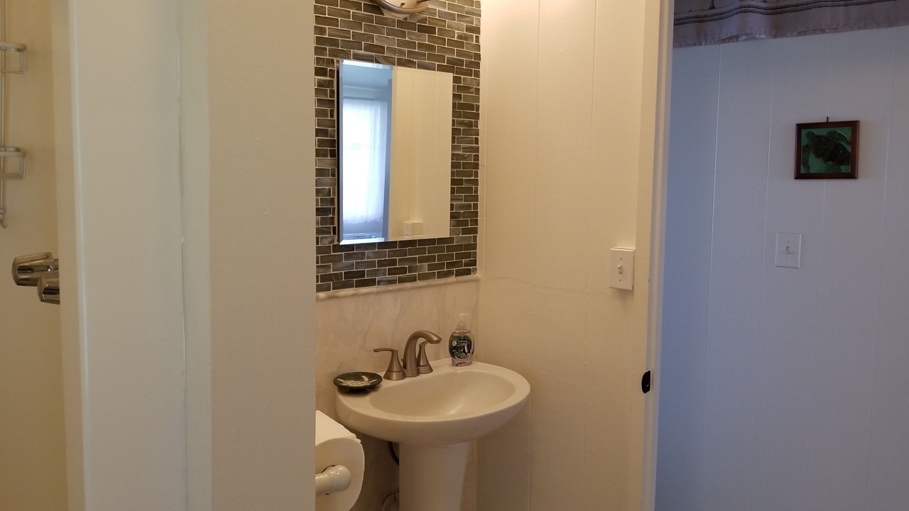 Photo of Bathroom in Makaha