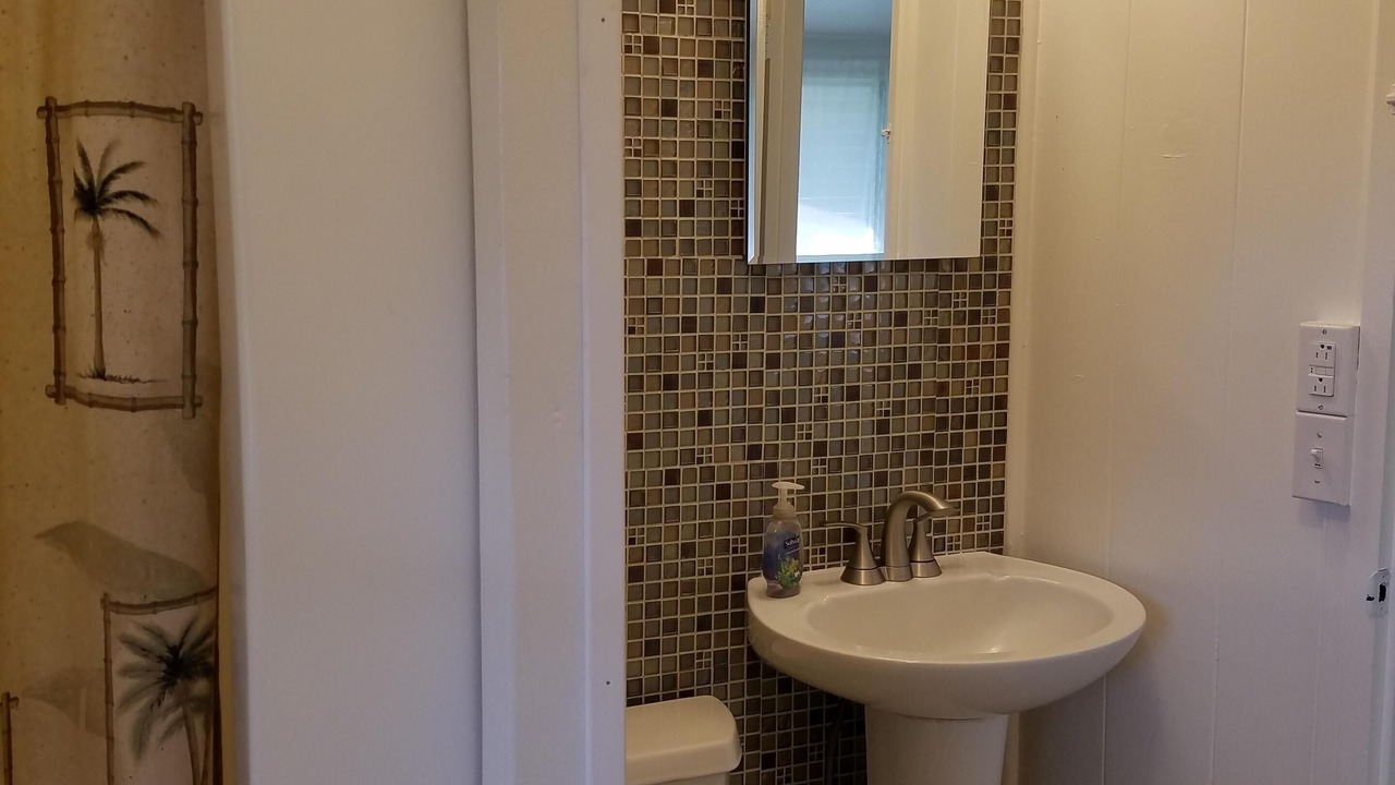 Photo of Bathroom in Makaha