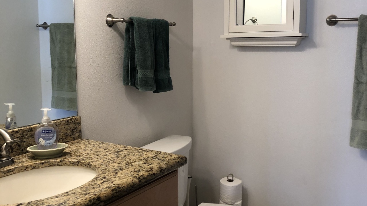 Photo of Bathroom in Maalaea