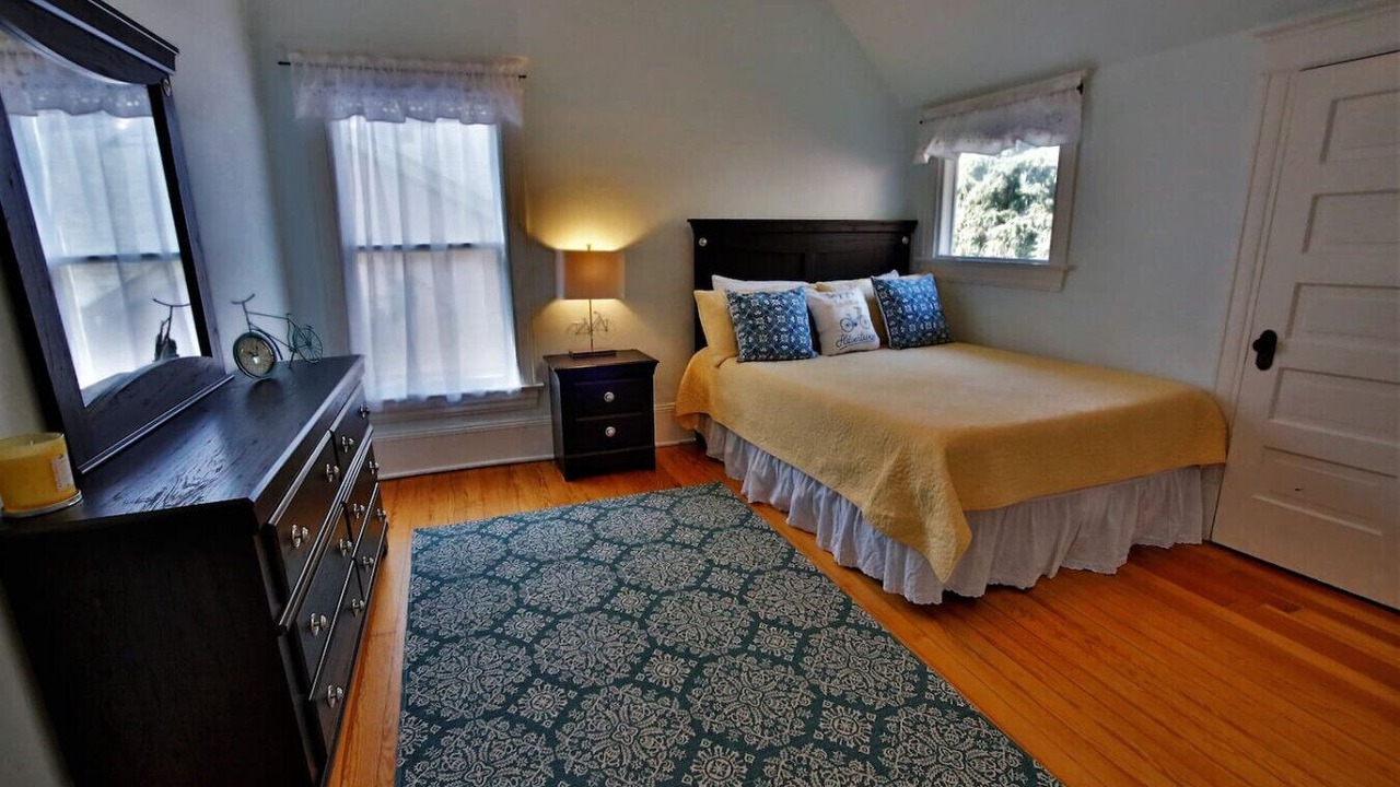 Photo of Bedroom in Old North End
