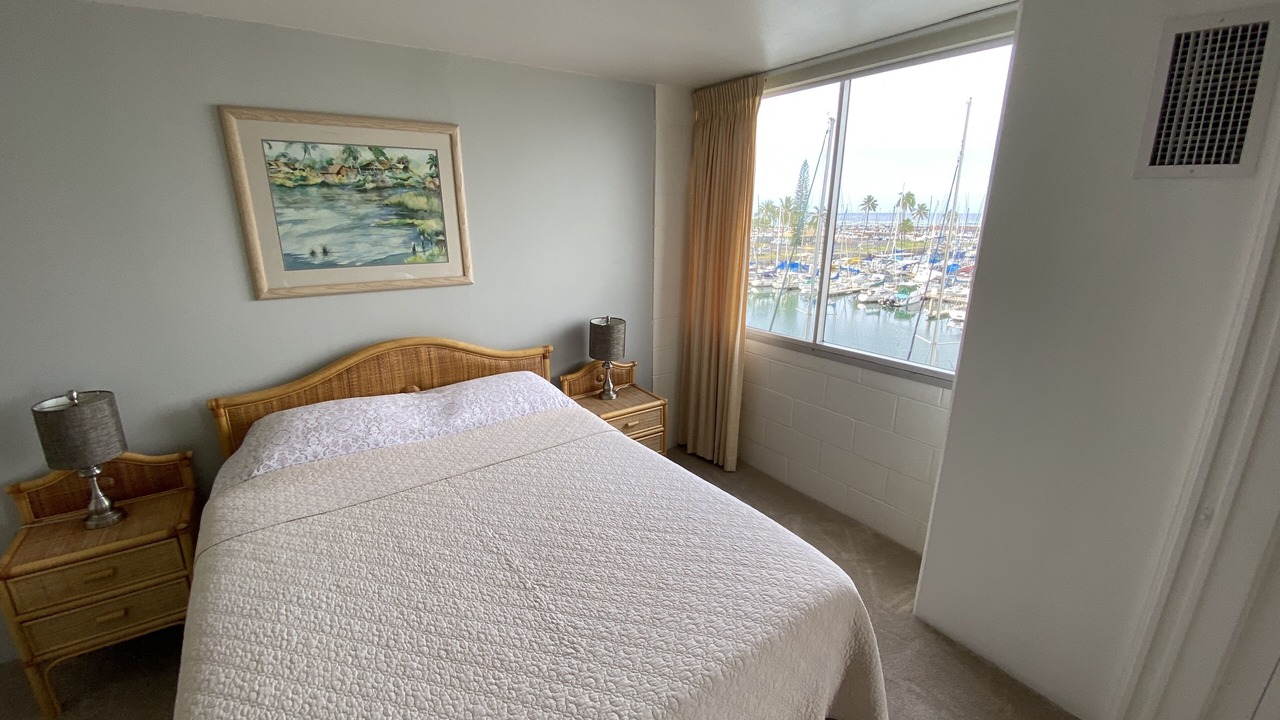 Photo of Bedroom in Waikiki