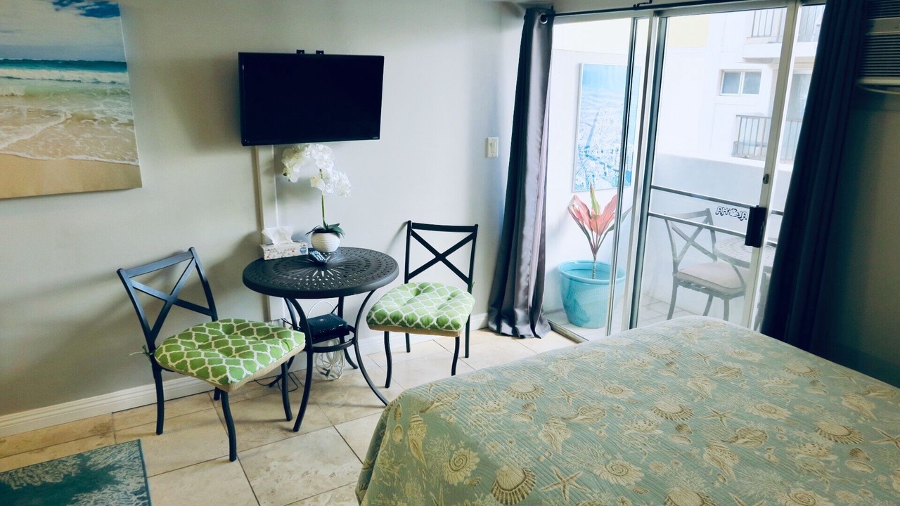 Photo of Bedroom in Waikiki