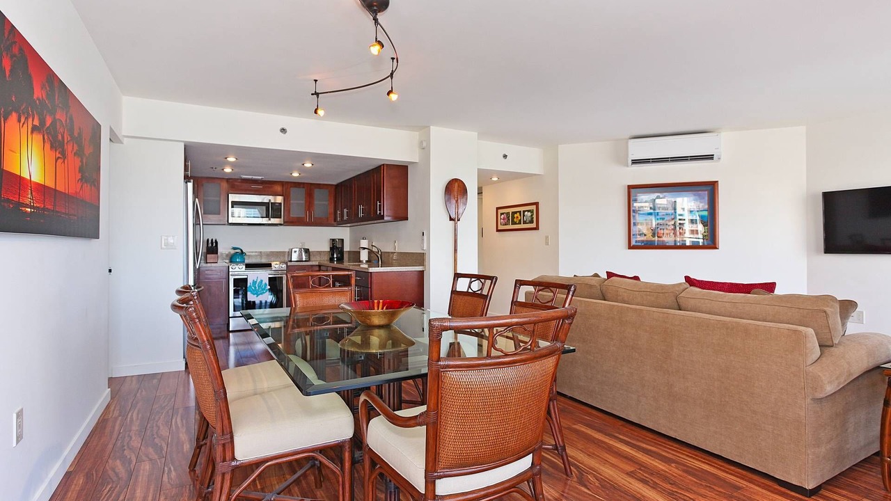 Photo of Livingroom in Waikiki