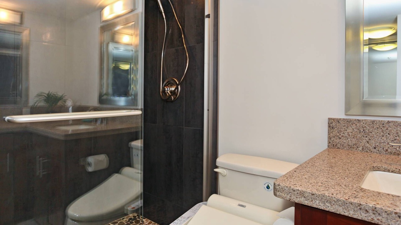 Photo of Bathroom in Waikiki
