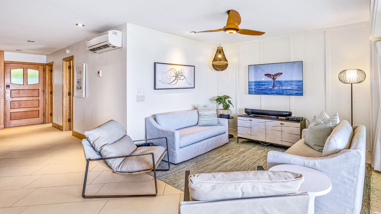 Photo of Livingroom in Downtown Lahaina