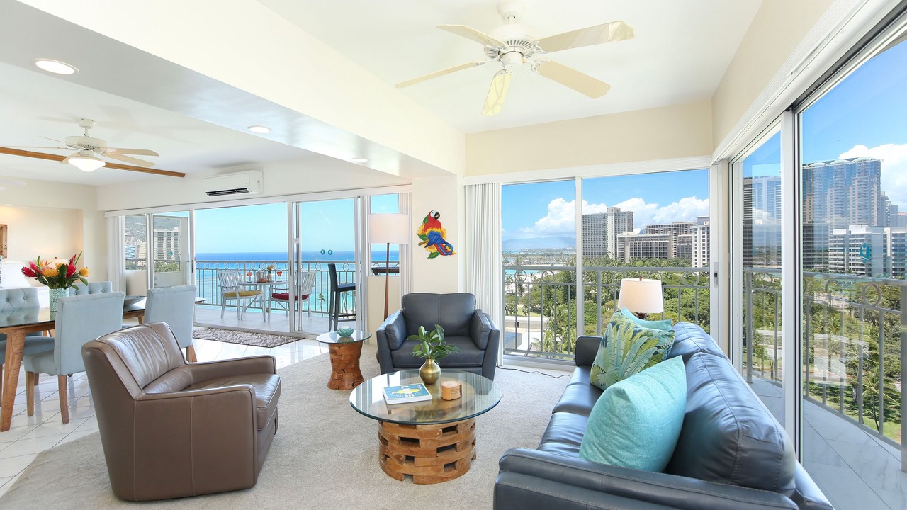 Photo of Livingroom in Waikiki