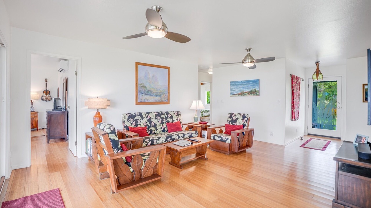 Photo of Livingroom in Anahola