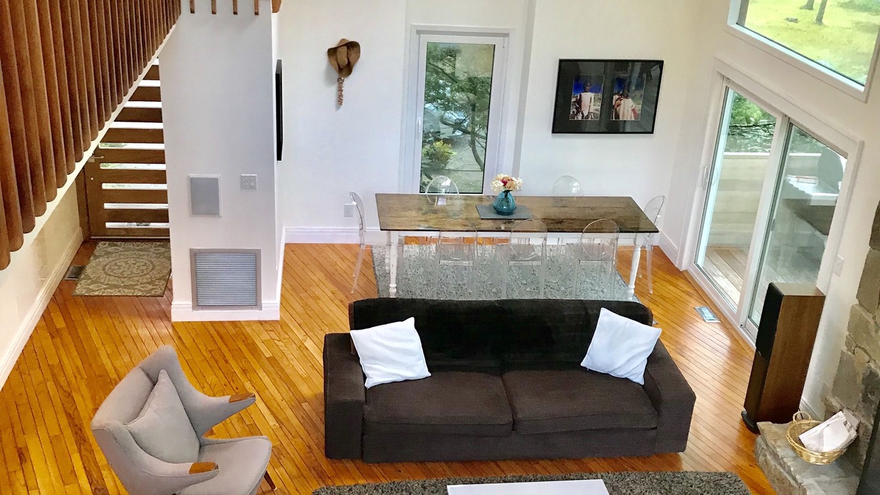 Photo of Livingroom in Northwest Harbor