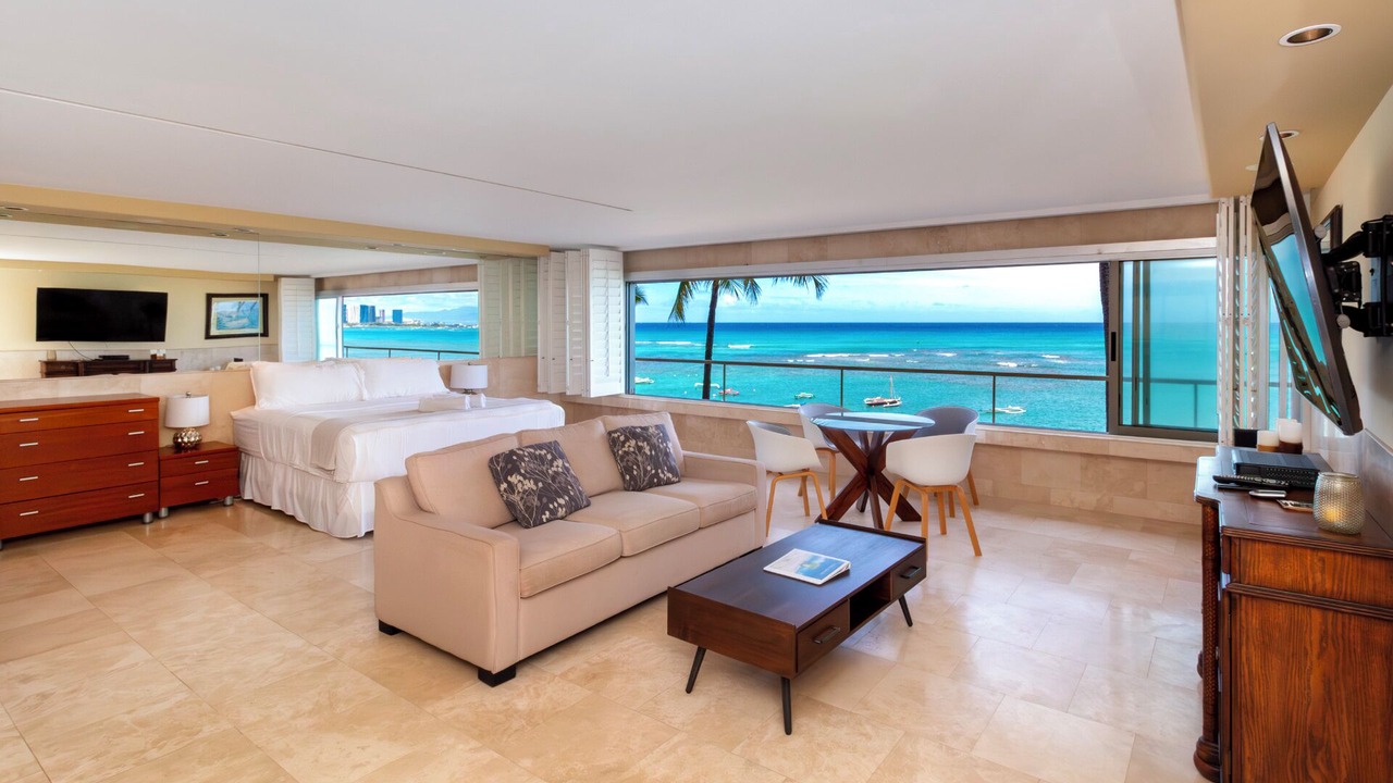 Photo of Livingroom in Diamond Head - Kapahulu - St. Louis