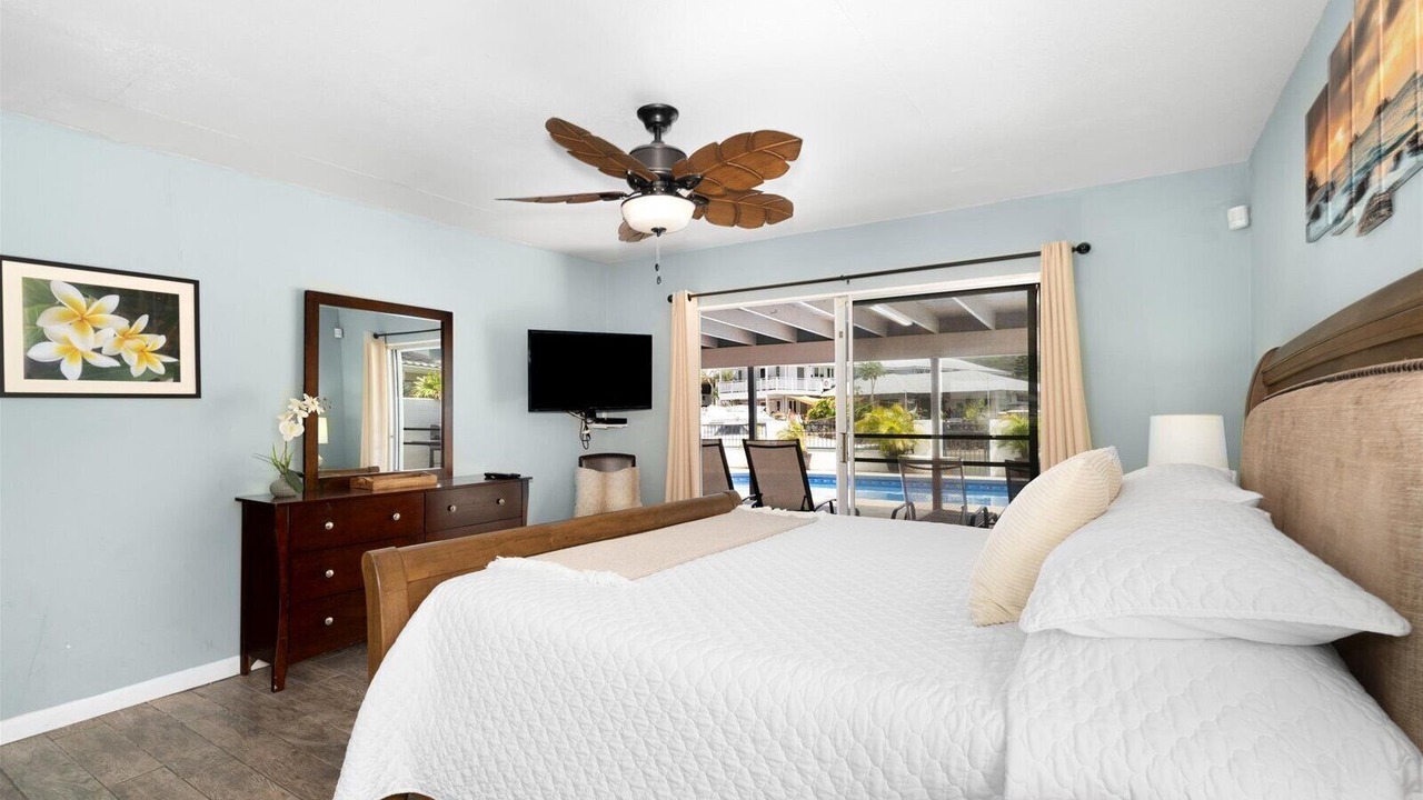 Photo of Bedroom in Portlock