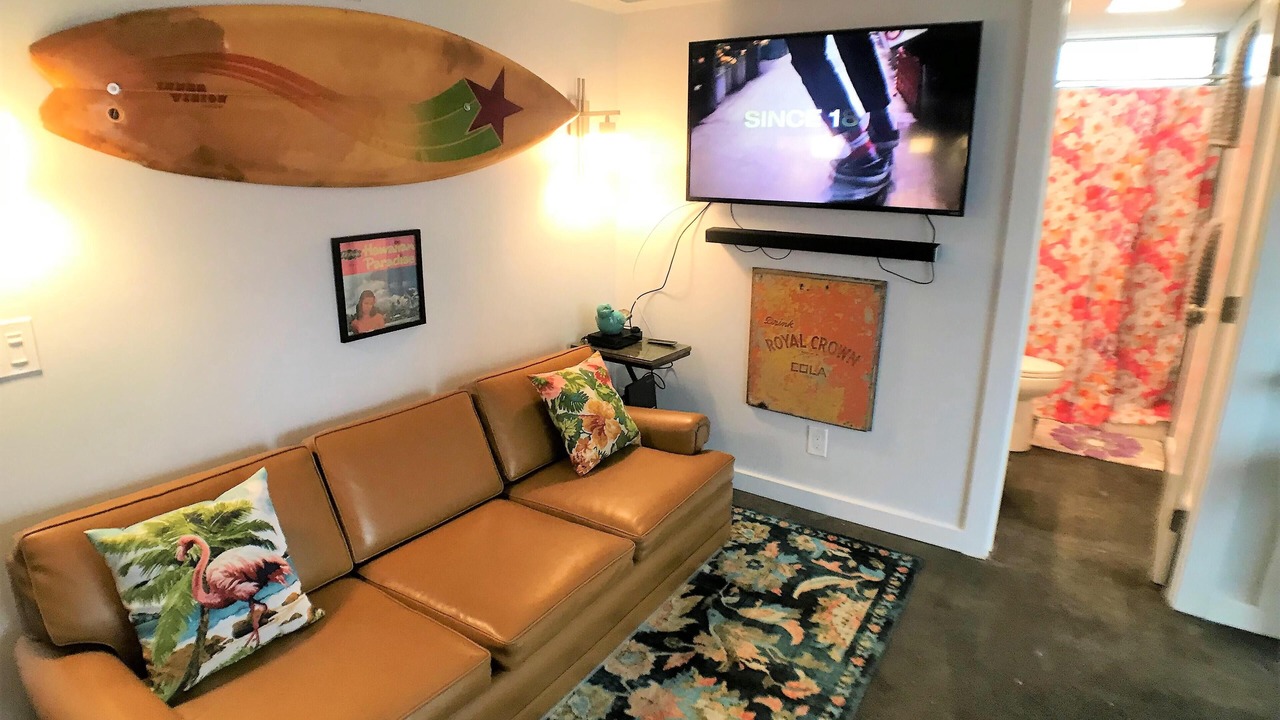 Photo of Livingroom in Waikiki