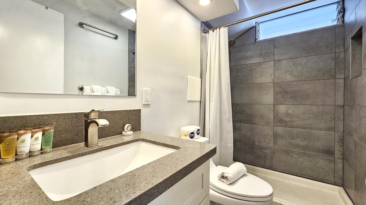Photo of Bathroom in Waikiki