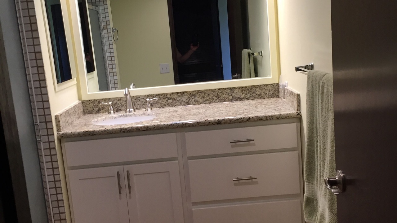 Photo of Bathroom in Maunaloa