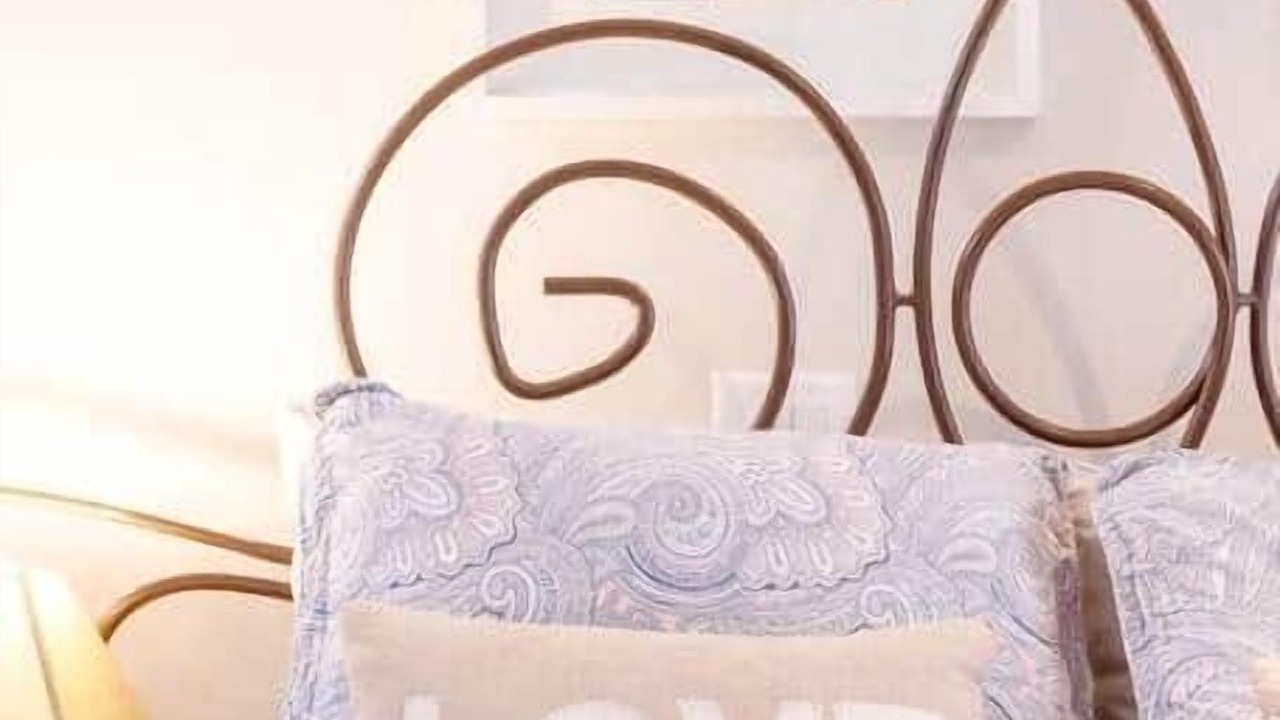 Photo of Bedroom in Lake Hill