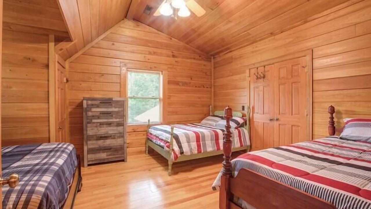 Photo of Bedroom in Ten Mile