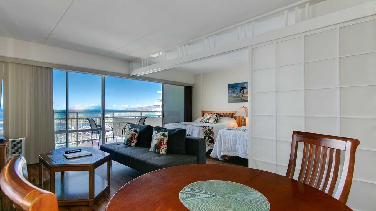 Photo of Livingroom in Waikiki
