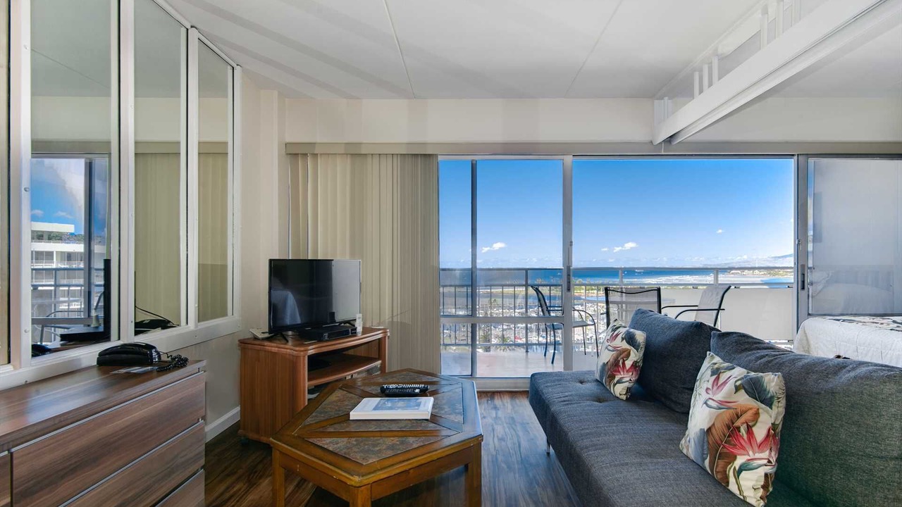 Photo of Livingroom in Waikiki